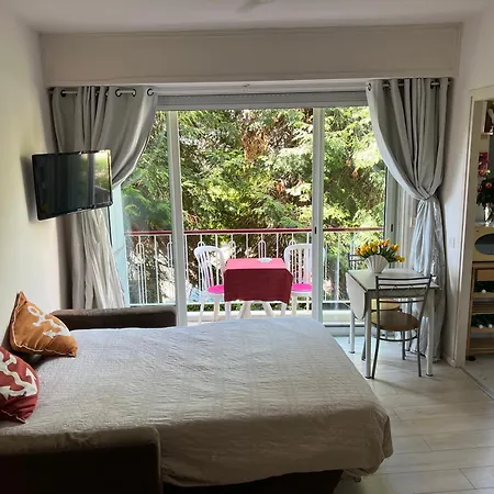 Cros De Cagnes, With The Location